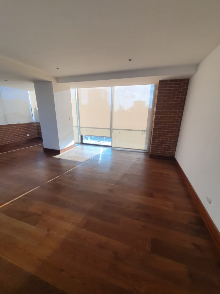 Lindo Apartamento en Colonia Exclusiva zona 15 - Image 2