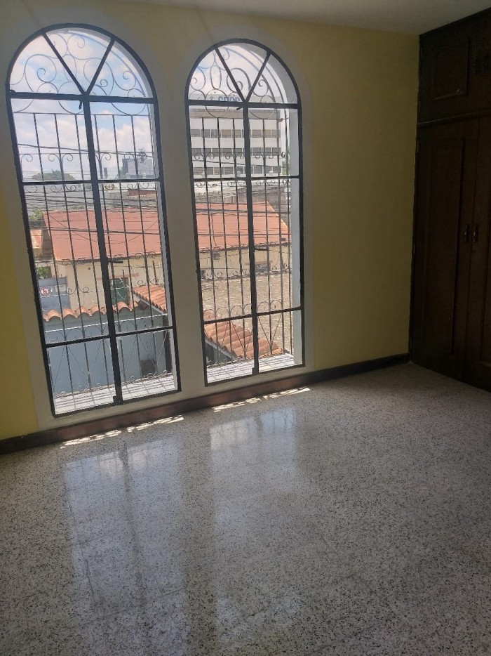 Rento casa comercial en excelente ubicación de zona 13 — foto 2