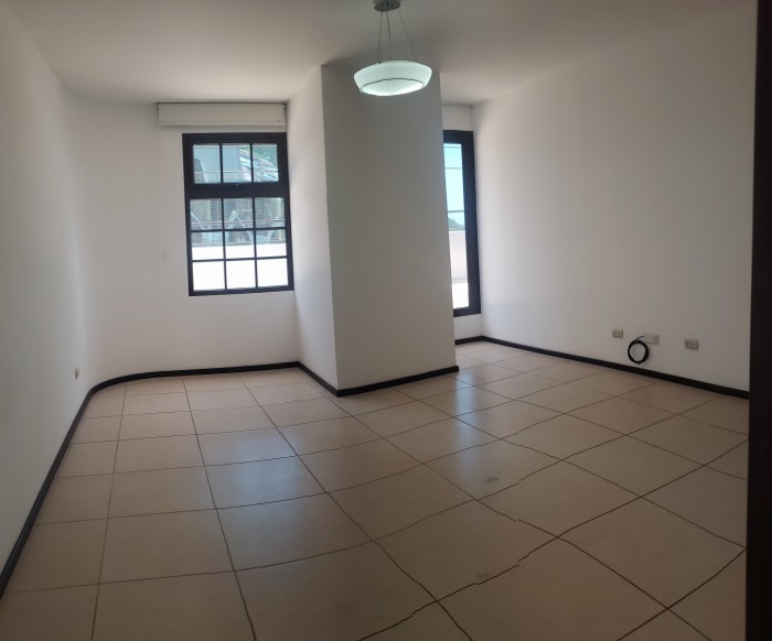 Vendo Apartamento para inversion con 105Mts en Zona 10 - Miniatura 9
