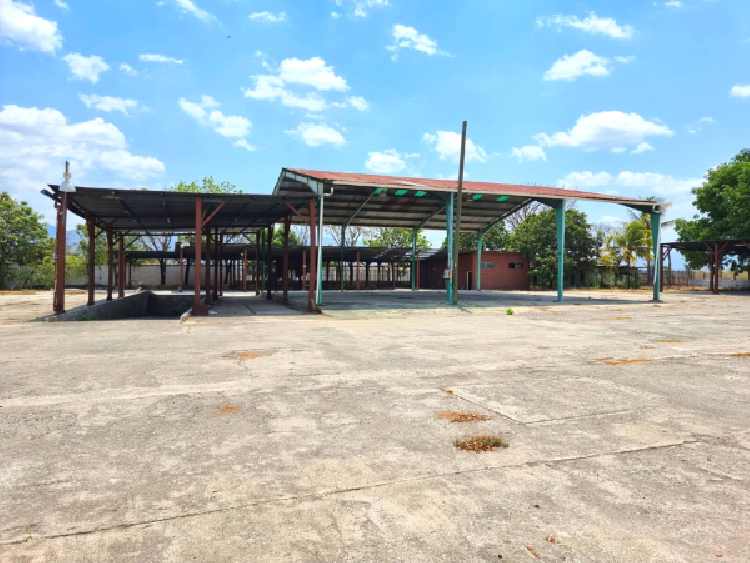 TERRENO TECULUTAN ZACAPA CON CONSTRUCCIÓN - 1
