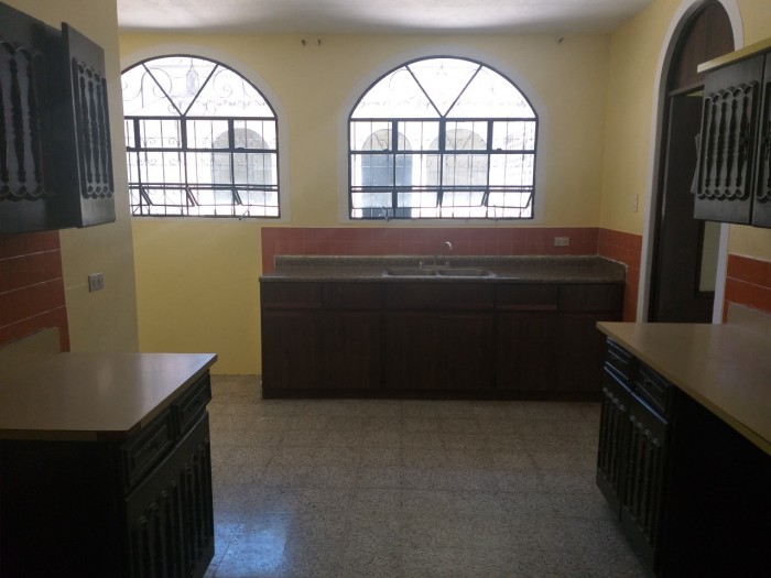 Rento casa comercial en excelente ubicación de zona 13 — foto 8