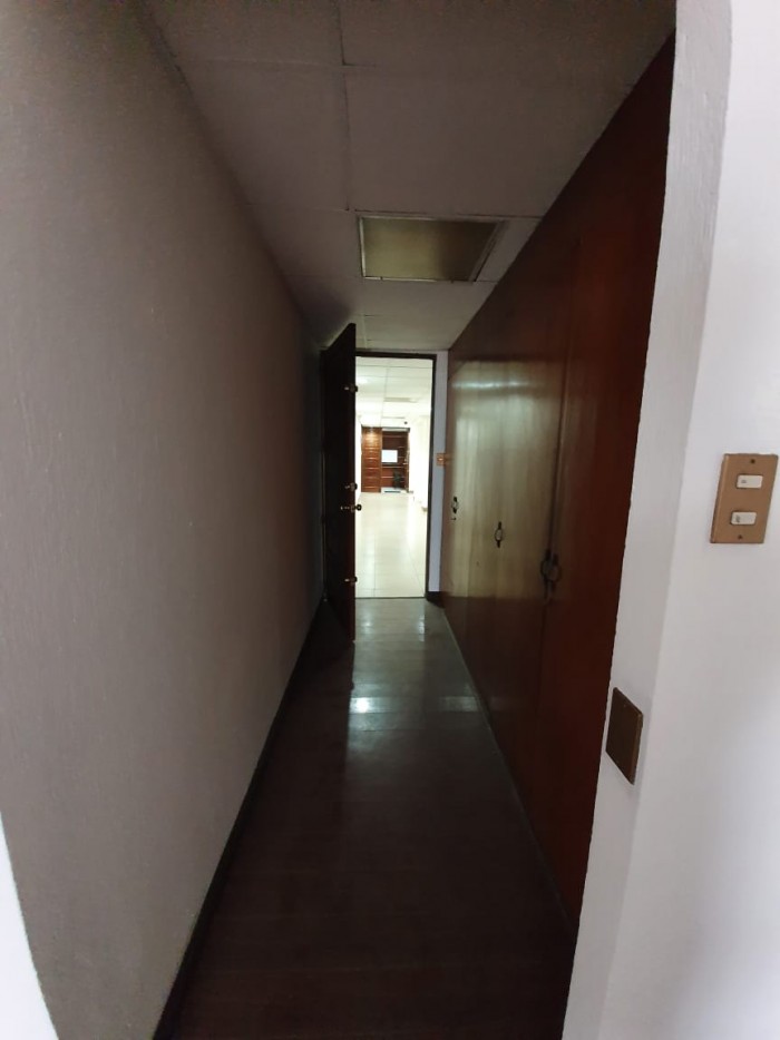 Plus Real Estate renta oficina en zona 10 — foto 5