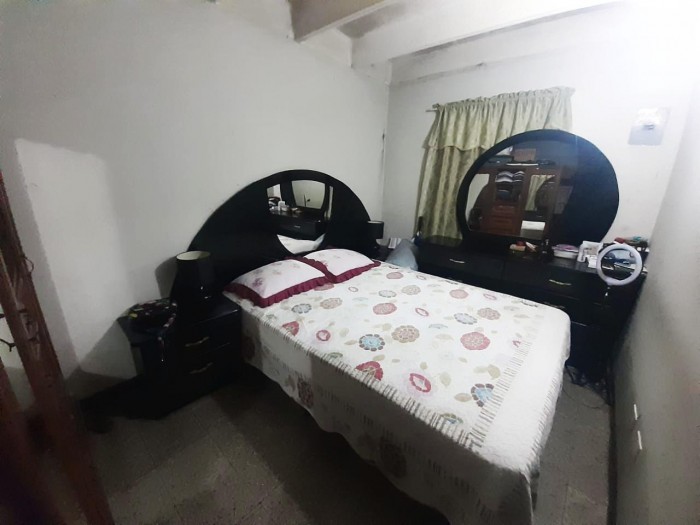 VENDO CASA EN PINARES DEL NORTE ZONA 18 — foto 2