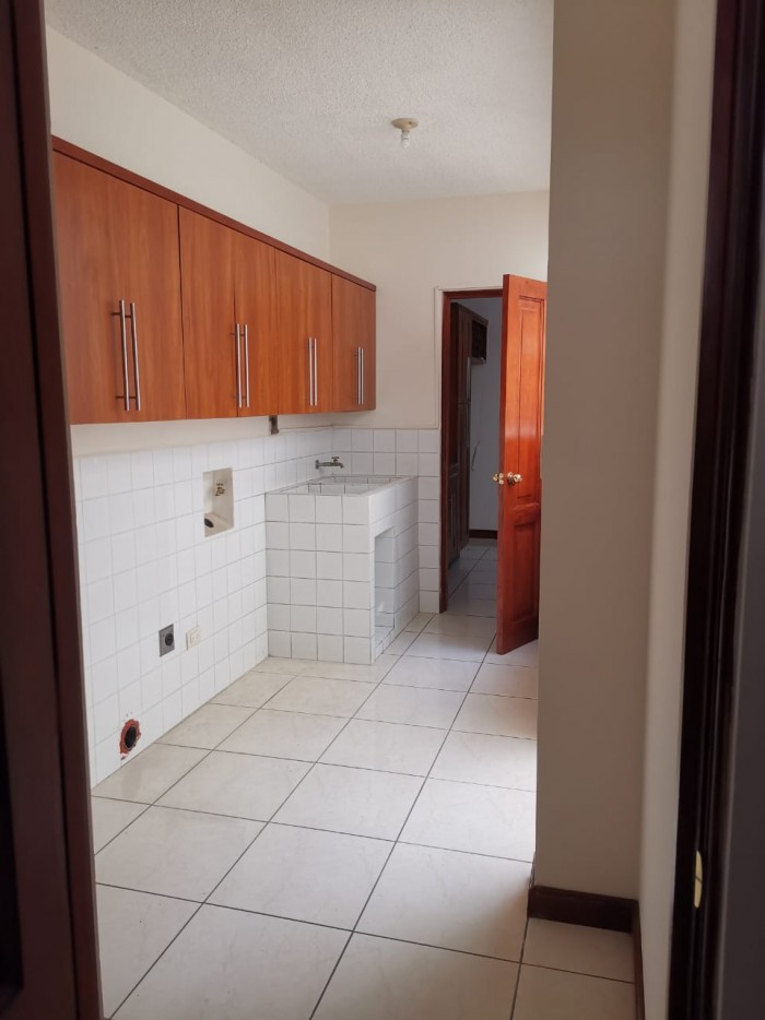 Casa en Venta y Renta Cañadas de Elgin Zona 13 - Image 5