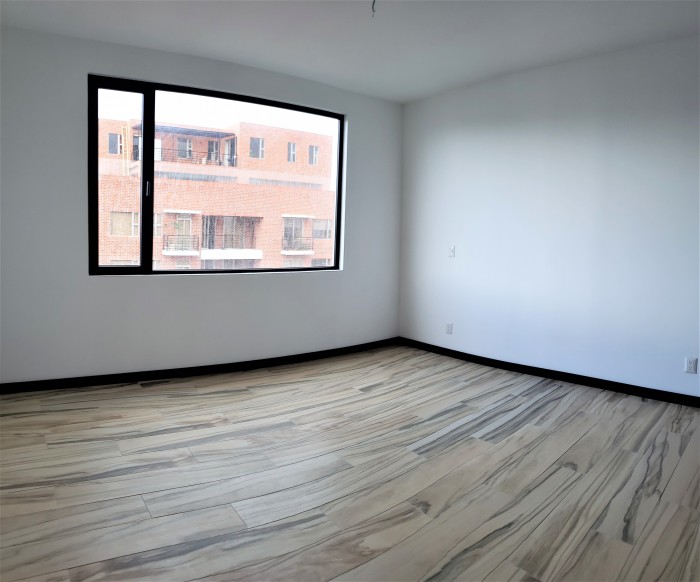 Vendo Apartamento con 298.00m2 totales en Zona 14 - Image 3