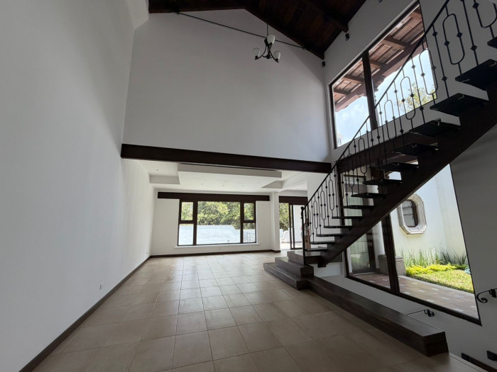 SE VENDE EN HACIENDA DEL COMENDADOR, ANTIGUA GUATE. - Miniatura 2