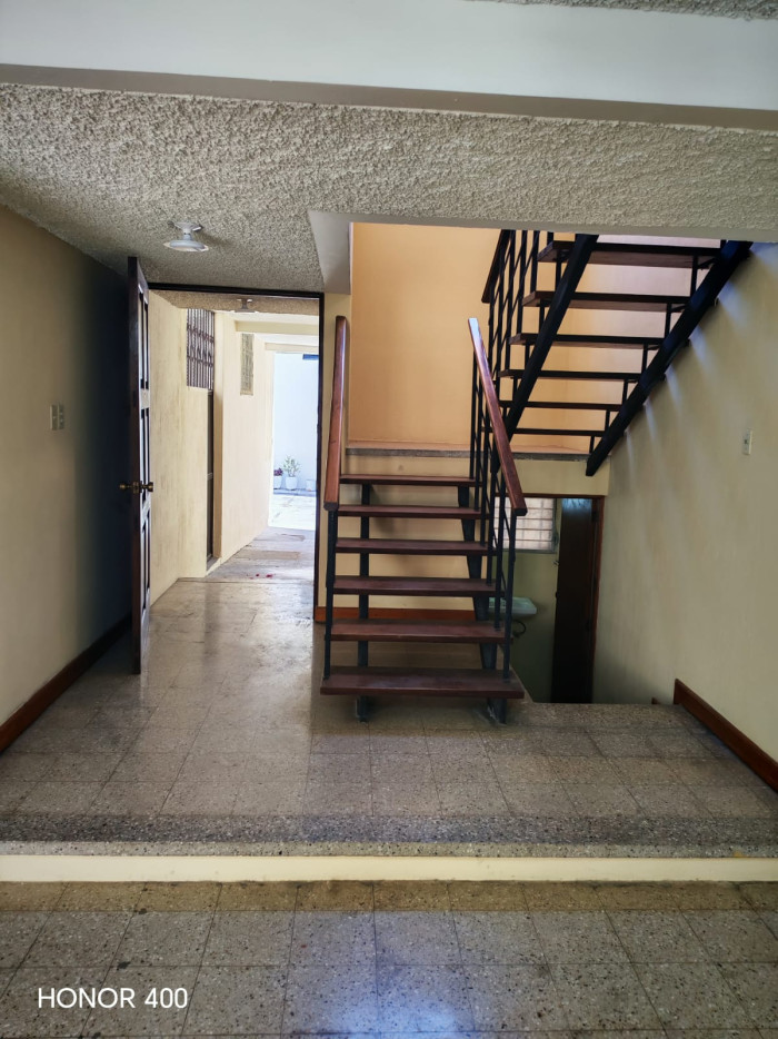 Rento Casa en Villa Fontana, Mariscal Zona 11 - Miniatura 11