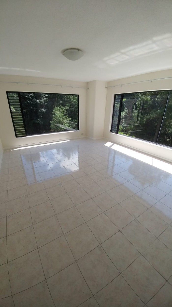 Rento cómodo apartamento en condominio de Z. 10