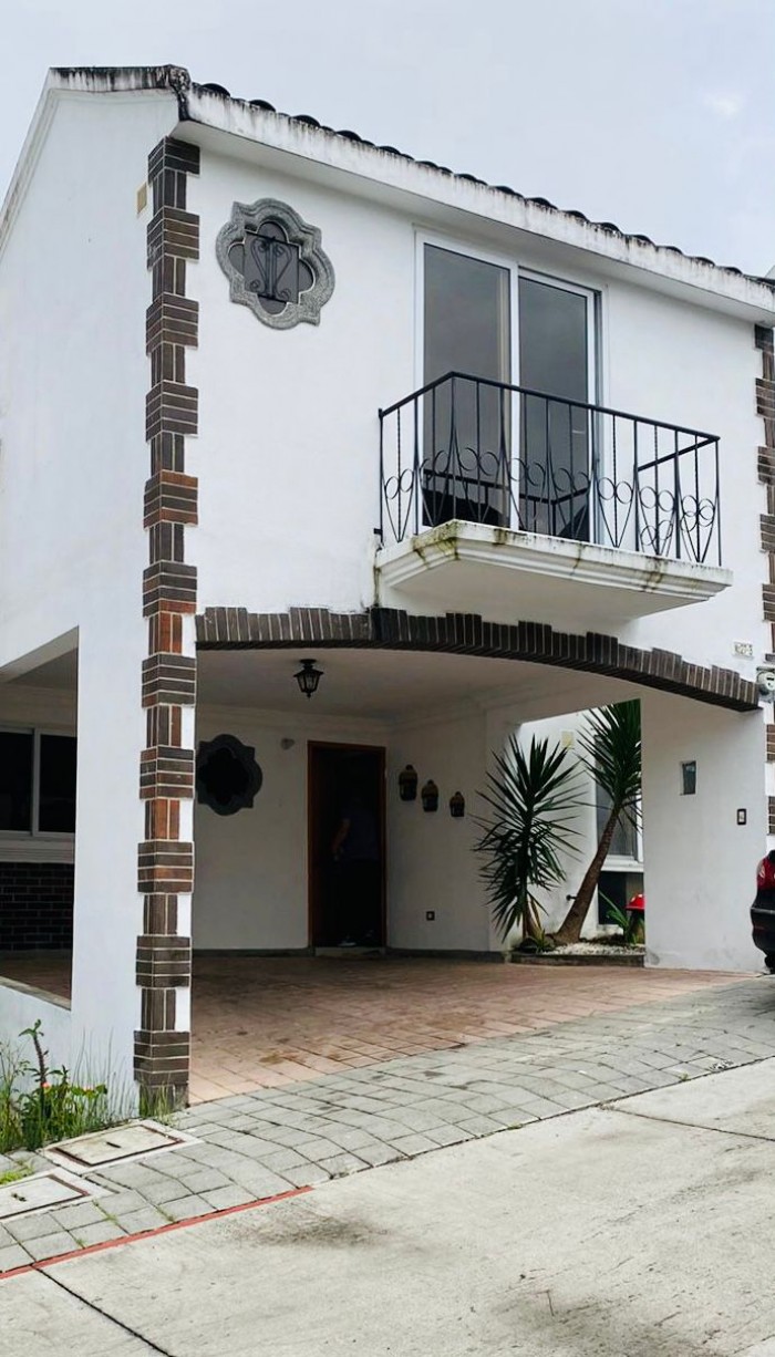 VENDO CASA EN ARRAZOLA CONTRY CLUB, CARRETERA A EL SALV