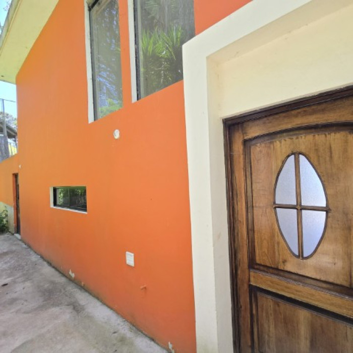 Casa en Venta con Vista Panorámica al Lago de Amatitlán - Miniatura 9