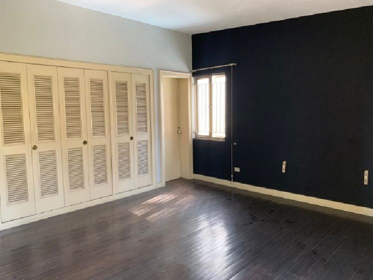 CASA EN VENTA / RENTA EN ZONA 14 — foto 2