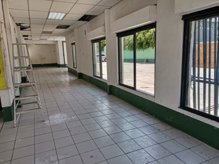 Plus Real Estate renta casa comercial en zona 9 - 2
