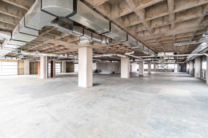 Oficinas en obra gris sobre paseo de la Reforma