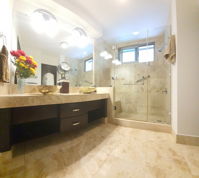 Amplio Apartamento en Venta Muxbal Guatemala - Image 1