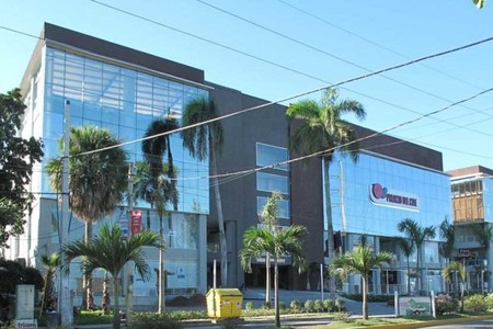 Amplio local comercial en alquiler en Bella Terra Mall