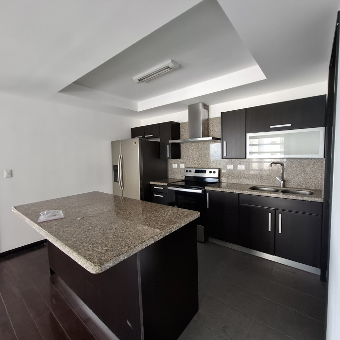 En Renta Apartamento en zona 16 Guatemala - Image 3