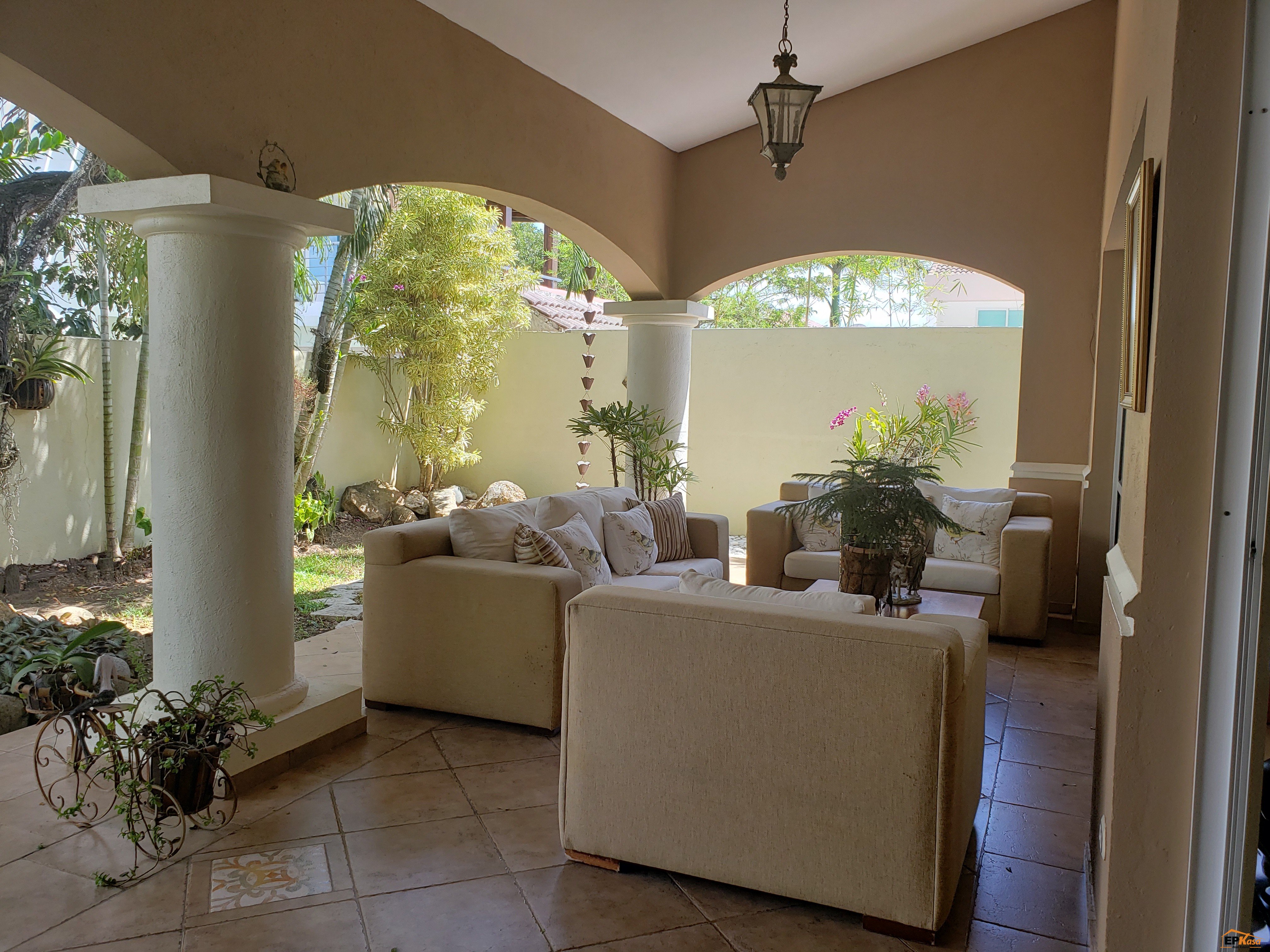 Casa en Residencial Los Samanes, Santiago, RD — foto 2
