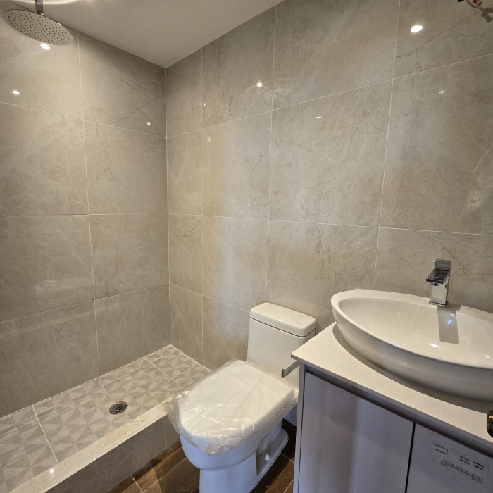 En venta apartamento en Oakland zona 10 Guatemala - Miniatura 18