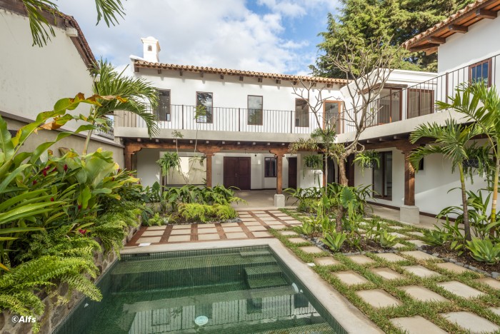 VENTA Hermosa y Lujosa Casa Estilo Colonial - Miniatura 9