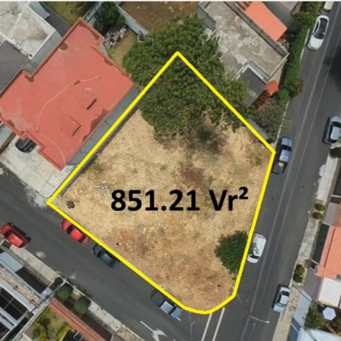 Terreno en Venta Pinares de San Cristóbal, Zona 8 Mixco - Image 2