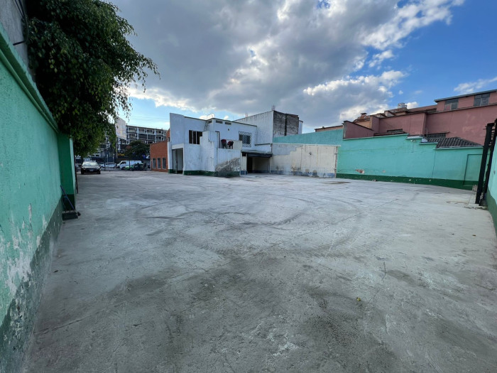 Plus Real Estate renta casa comercial en zona 9