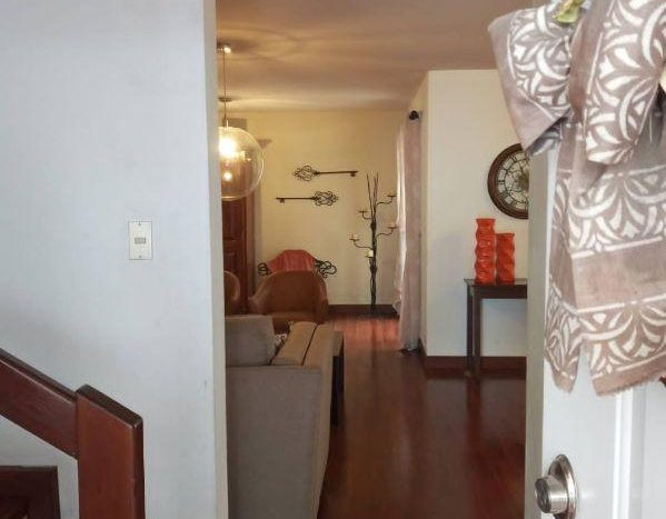 Casa en Venta zona 14 La Villa - Image 4