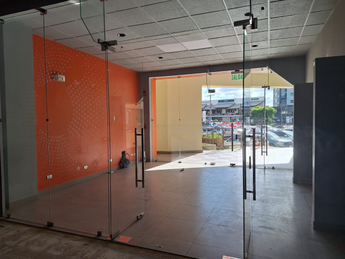 Local Comercial en Alquiler de 221m2 en Curridabat - 2