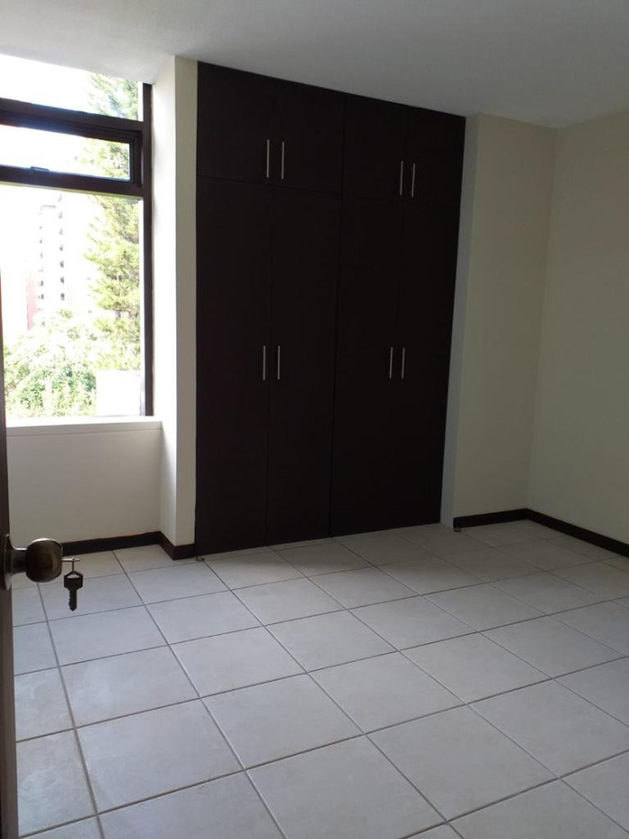 APARTAMENTO VILLALAR - ZONA 10 - Image 2