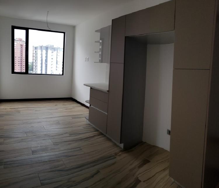 AMPLIO Apartamento en Venta ZONA 14 - Miniatura 6