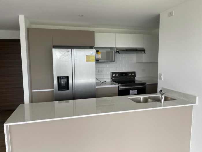 ZONA 15. ALQUILO APARTAMENTO PARQUE 15