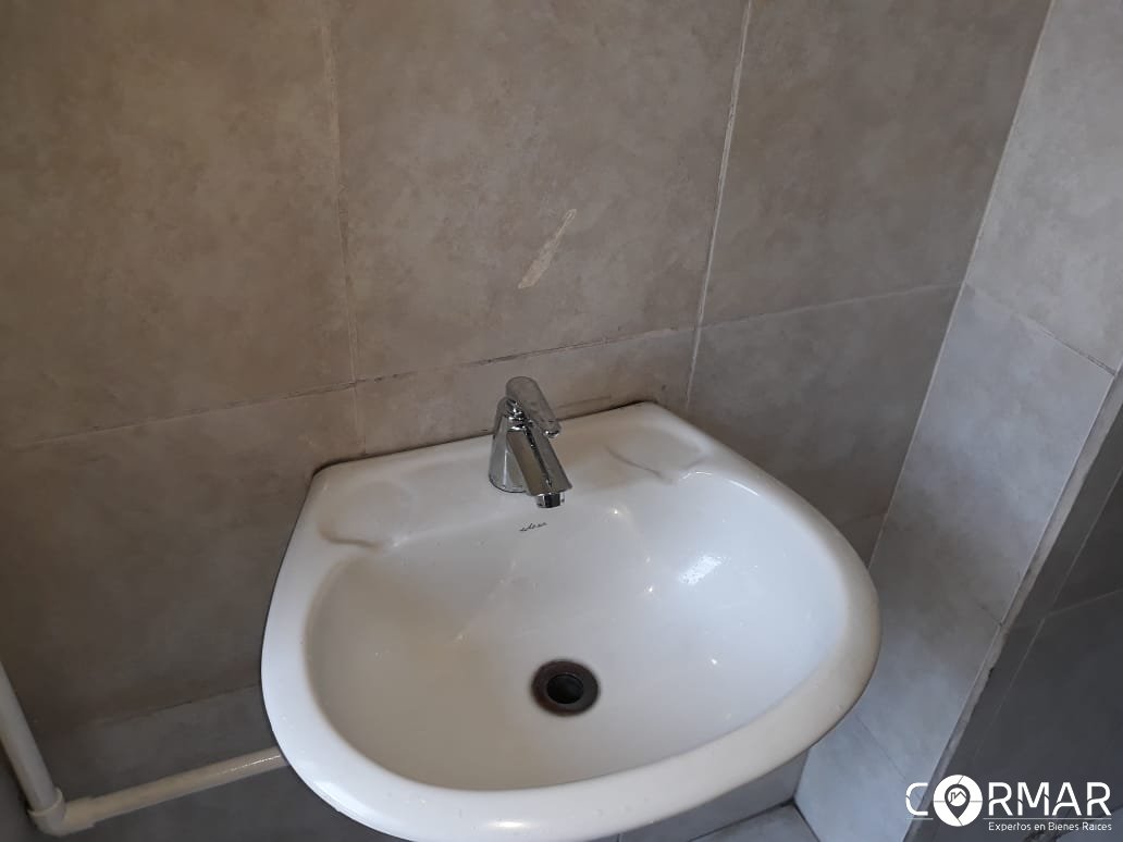 Local en alquiler Av. Petapa - Image 1