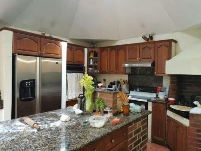 Casa en Venta en el Encinal Mixco - Miniatura 2