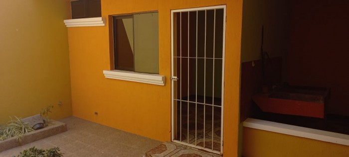 Vendo casa en zona 8 de Mixco