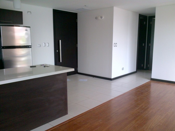 Apartamento en renta en zona 14 - Image 4