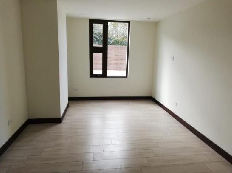 VENTA DE APARTAMENTO NUEVO EN ZONA 15, FINOS ACABADOS.