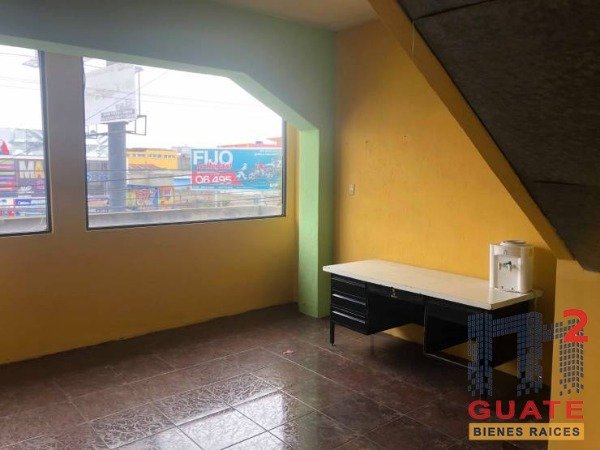 Local de 440 m2 de construcción en Venta, Zona 02 - 4
