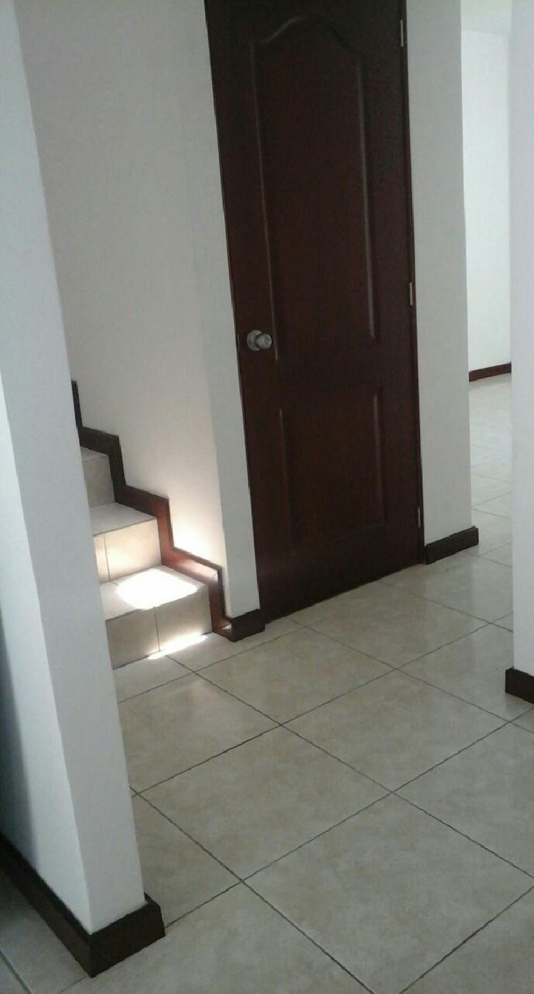 CASA EN VENTA CONDOMINIO CARRETERA AL SALVADOR - Image 4