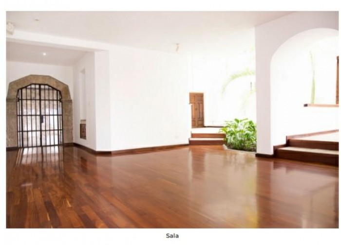 VENDO CASA EN CAÑADAS DE SAN LAZARO, ZONA 15