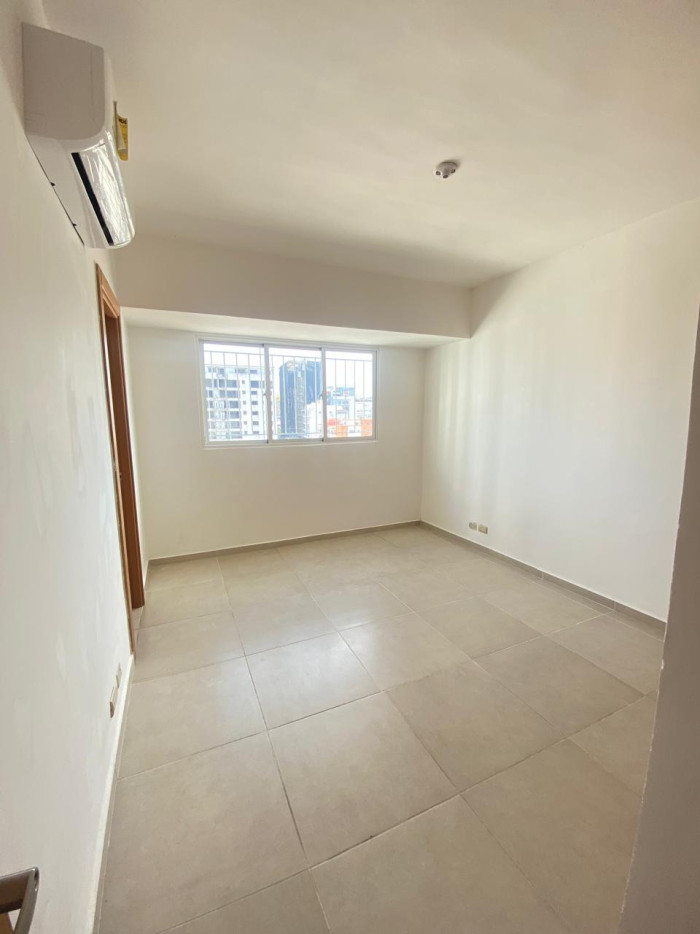 Apartamento en renta de 3 hab en Evaristo Morales - 6