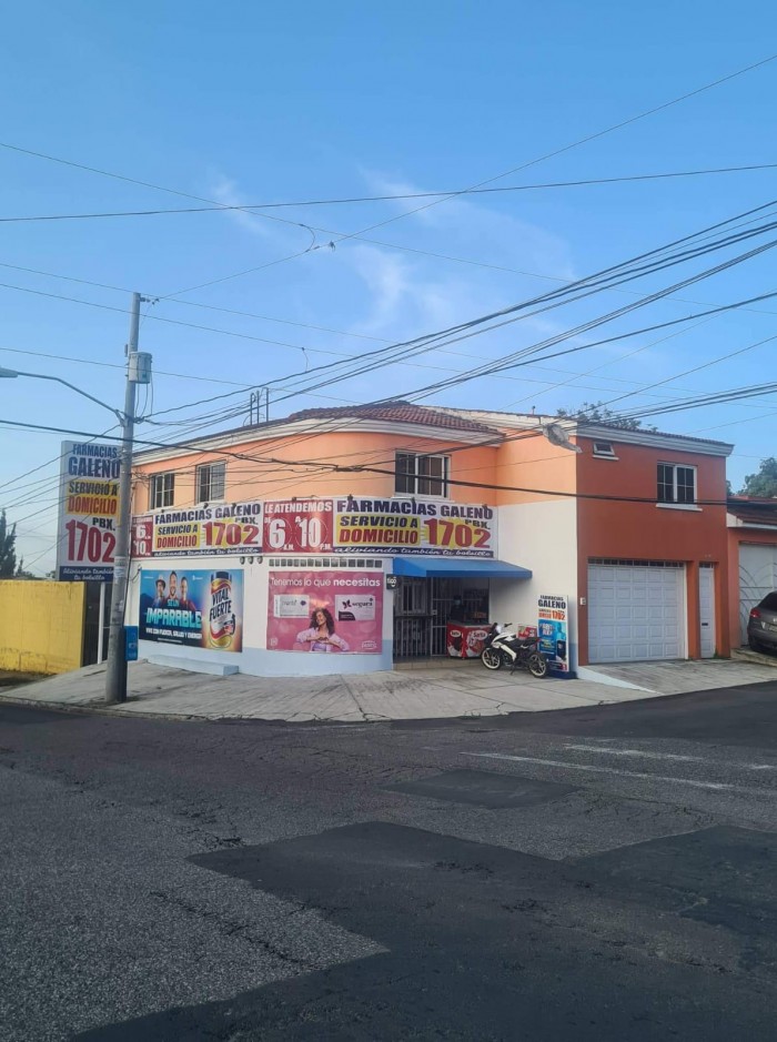 CASA SAN CRISTOBAL - CON LOCALES COMERCIALES - Image 1