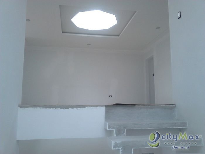 VENTA DE MODERNA CASA EN SAN ISIDRO ZONA 16 - Miniatura 3