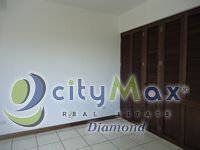 En renta apartamento de 210 mt2 en zona 15 SIN BALCON - Miniatura 4