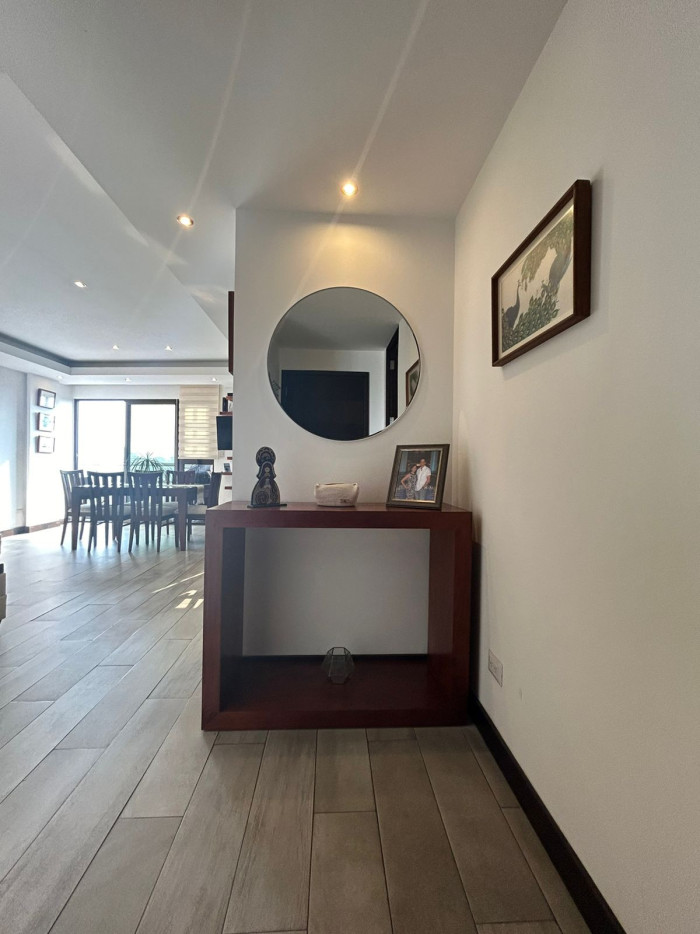 Apartamento amueblado en venta en zona 15 VH1
