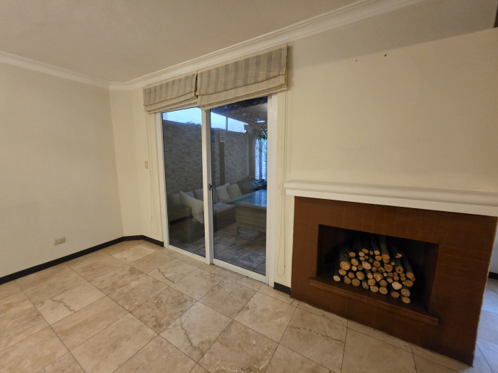RENTO CASA SEMI AMUEBLADA EN PRADOS DE SAN CRISTOBAL — foto 4