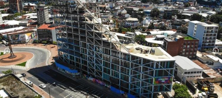 Local nuevo en venta en zona 4 de Guatemala - Miniatura 3