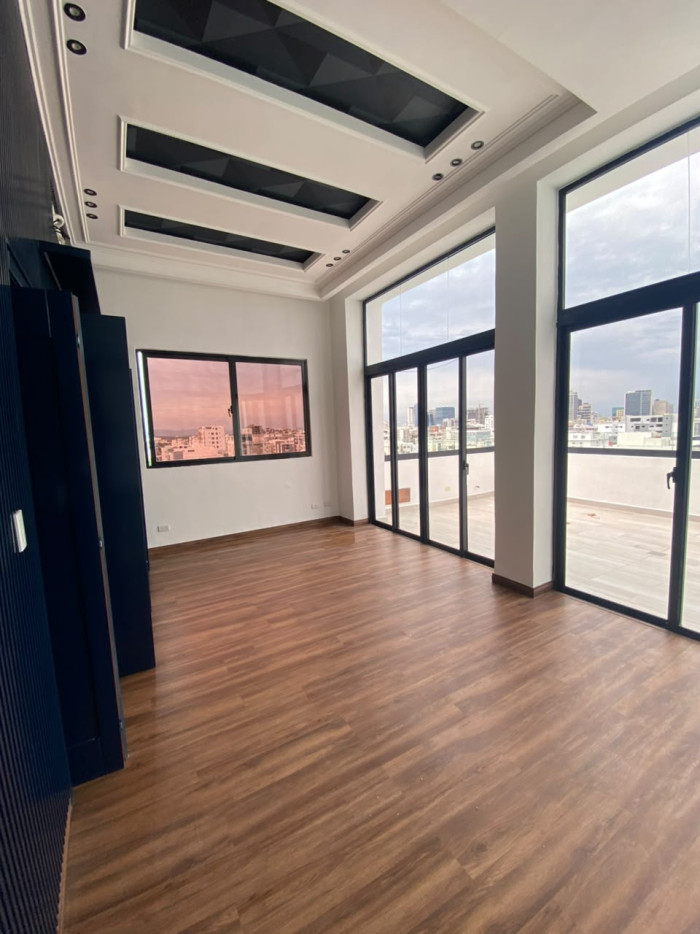 Venta de Penthouse en Evaristo Morales, Santo Domingo - 1