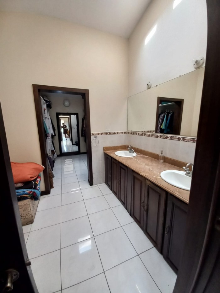 CASA PARA OFICINAS EN #RENTA SOBRE BOULEVARD LA MONTAÑA — foto 7