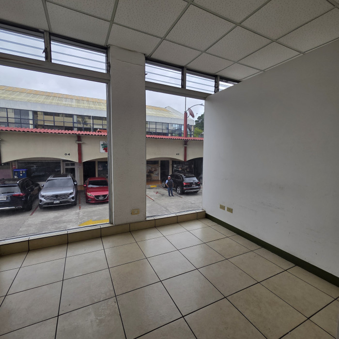 Local Comercial en RENTA en Avenida Las Americas Z.13