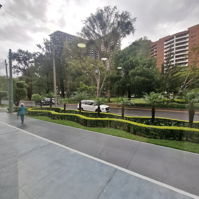 En renta Local comercial Américas zona 13 para salón — foto 9