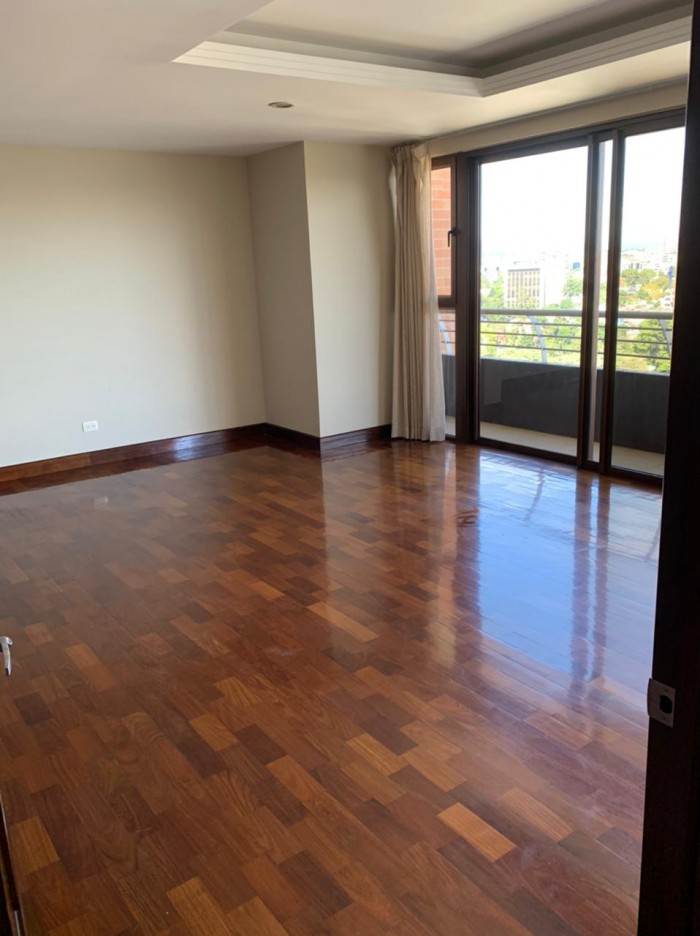 Alquilo apartamento en zona 10 Guatemala - Miniatura 6